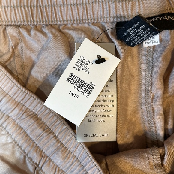 NWT! Lane Bryant Tan Lyocell Cargo Crop Pants 18/20 - Picture 5 of 10